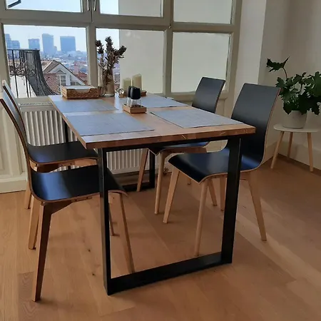 Apartment Cafe Hexe Bratislava