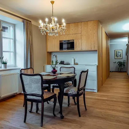Cafe Hexe Apartment