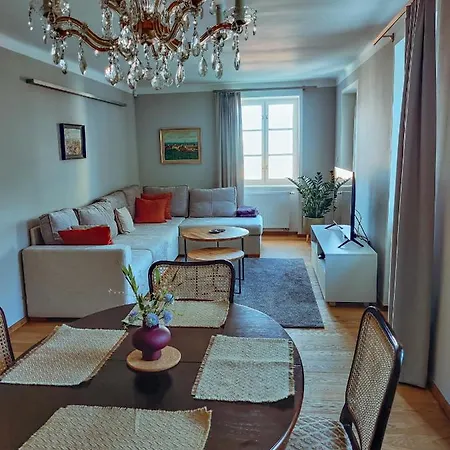 Apartment Cafe Hexe Bratislava