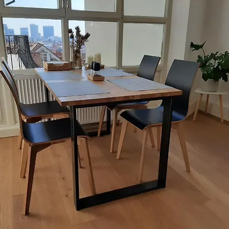 Apartment Cafe Hexe Pressburg